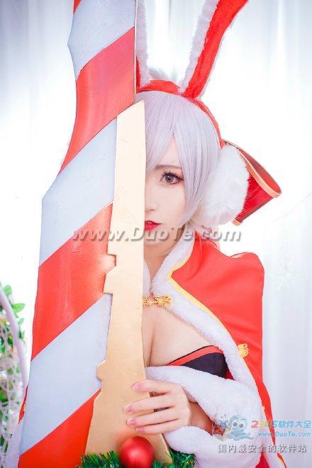 美呆了：LOL圣诞锐雯Cosplay