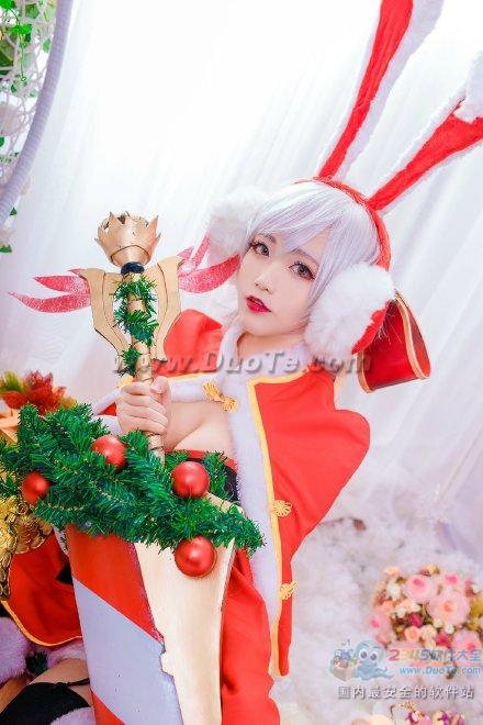 美呆了：LOL圣诞锐雯Cosplay