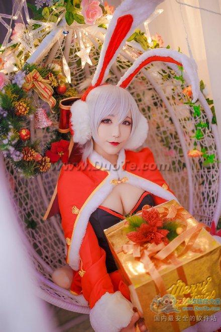 美呆了：LOL圣诞锐雯Cosplay