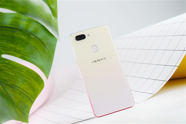 2699元 OPPO R15幻色粉开箱