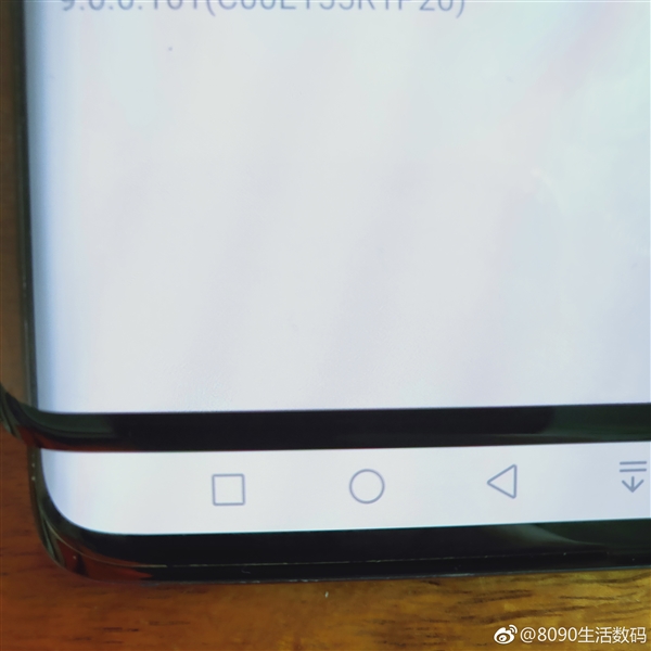 Galaxy S10 Plus下巴对比iPhone X：宽度基本相当