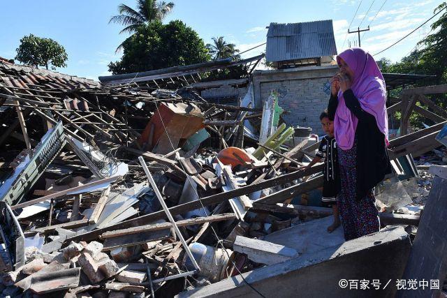 印尼7.1级引发了海啸预警这是什么情况？印尼发生7.1级20多万的人们逃到地势较高的地方？