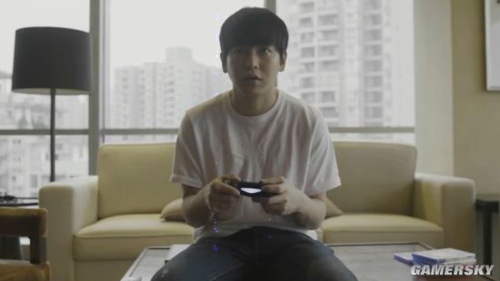 男星彭昱畅为PS4《街头霸王5》拍广告 变身拳手