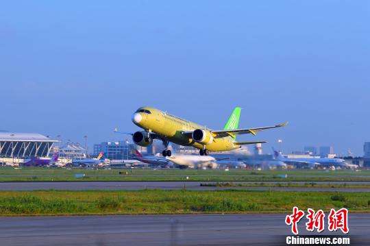 C919大型客机104架顺利完成首飞？C919客机介绍？