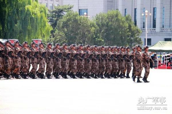 70周年阅兵档案:第一次举行抗战胜利日阅兵 盘点新中国大阅兵震撼画面