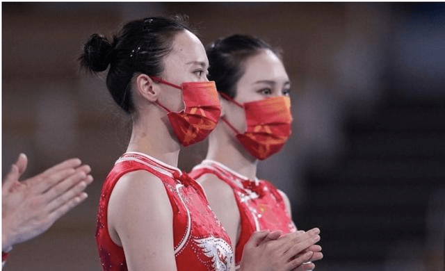 中国队包揽女子蹦床冠亚军 恭喜朱雪莹刘灵玲
