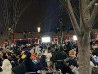 上海迪士尼_凌晨3点超5000人迪士尼排队买_迪士尼圣诞系列商品中签才能购买