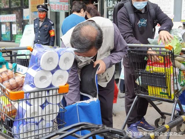 北京新增本土32+1 多人为在校学生_北京市民:看别人囤货我有点慌