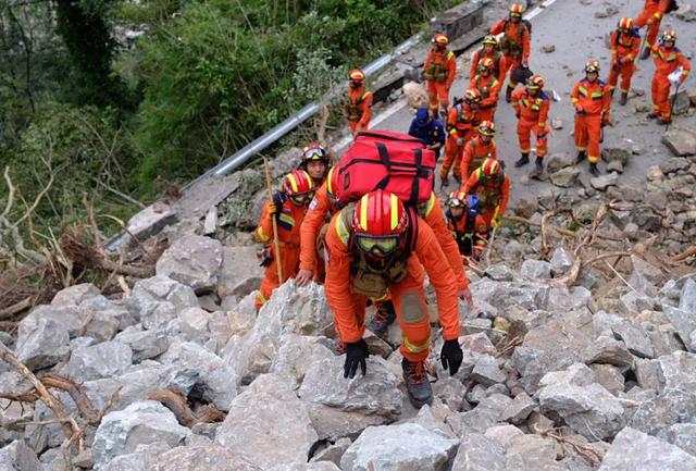 泸定死亡人数最新消息  泸定已致82人遇难 四川泸定6.8级已致82人遇难,另有35人失联