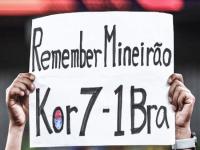 韩国球迷用7比1嘲讽巴西 韩国球迷嘲讽巴西 韩国球迷亮7比1海报讽刺巴西