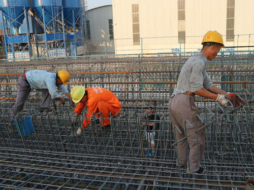 建筑工地农民工交税吗