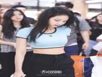 见过jennie本人的感受,学不来某宝上的jennie同款？今年冬天的围巾才是关键