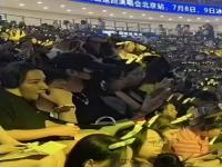 鹿晗北京演唱会好热闹_鹿晗北京演唱会好热闹视频