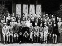 1949年农民的生活状况？_上色老照片：1949年解放前夕的上海，远东大都市的市井生活是怎样的？