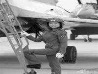 我国有望产生首位舰载机女飞行员_海军启动2023年度招飞选拔工作 将首次选拔女舰载机飞行员