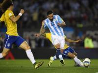 巴西vs阿根廷_阿根廷VS巴西：后防轮换一人，切尔西帝星领衔，梅西携迪巴拉冲锋