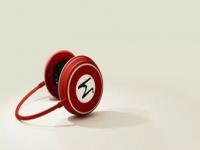 长时间大音量用耳机当心听力受损_戴耳机长时间大音量，小心听力受损不可逆