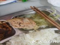 医院回应食堂饭菜被指吃出牙齿_闹大了！江苏一医院食堂吃出牙齿，太恶心了，院方回应：正在调查