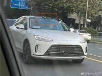 问界新M5实车曝光_问界新M5实车曝光：封闭式前脸、LOGO黑化、华为智驾有望升级