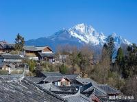 听说梅里雪山的“日照金山“很壮观，想三月份去看看，季节合适吗去那边怎么去比较方便要准备什么_蓝月谷能看到玉龙雪山吗