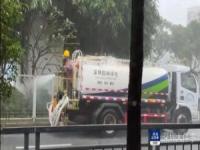 深圳现暴雨天给绿植浇水引质疑_暴雨天浇水引质疑，官方回应