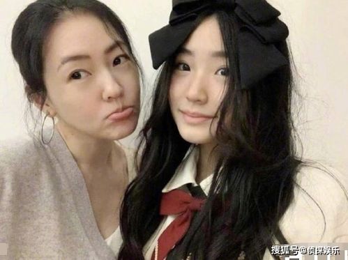 小S二女儿晒露背照_小S二女儿Lily晒露背照，网友劝其好好读书不要进娱乐圈