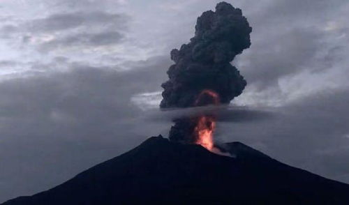 菲律宾一火山喷发灰柱高达5000米_菲律宾一火山喷发灰柱高达5000米