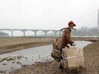 洪水给人们带来了什么的灾害填空_什么的灾难填动词二年级