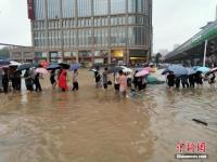 暴雨对高铁有什么影响_大雨铁路交通有何影响