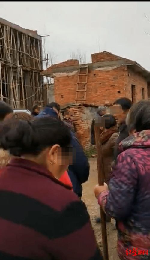 多位村民称网红小英生活与视频一致_网红小英回应塌房：没有剧本！有村民称其不止生了两个孩子，多部门介入调查