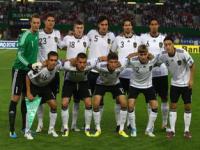 #德国队 阵容#图片报评德国队史最佳阵容：贝肯鲍尔领衔，诺伊尔、克罗斯入选