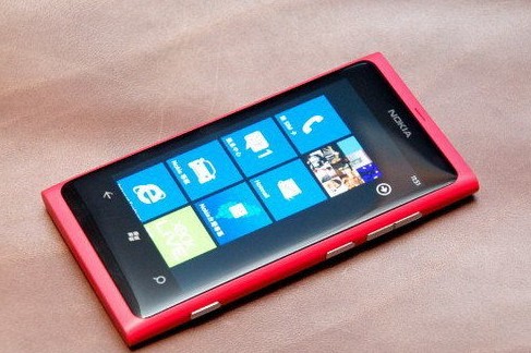 诺基亚Lumia800行货月底开卖 仅售2999