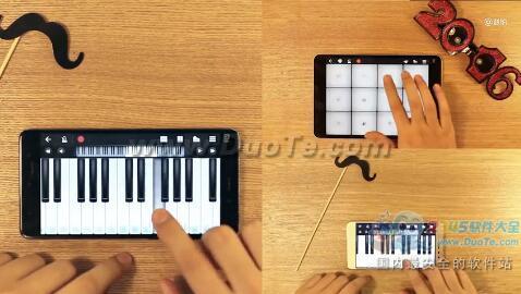 围观：用手机弹“钢琴 ”