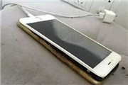 苹果手机iphone6也爆炸了？！原装充电器正常充电也爆炸！