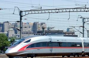 复兴号高铁正式提速 京沪运行时间约四个半小时