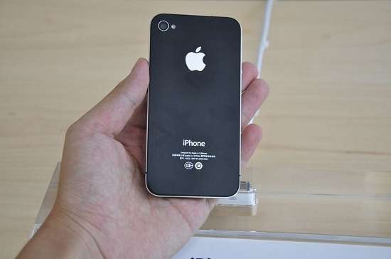 图为：iPhone 4的背面