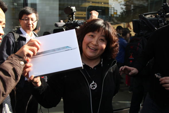苹果iPad 2正式在国内上市 起售价3688元