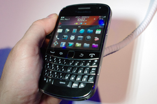 [图]BlackBerry Bold 9900运抵FCC 预计八月发布