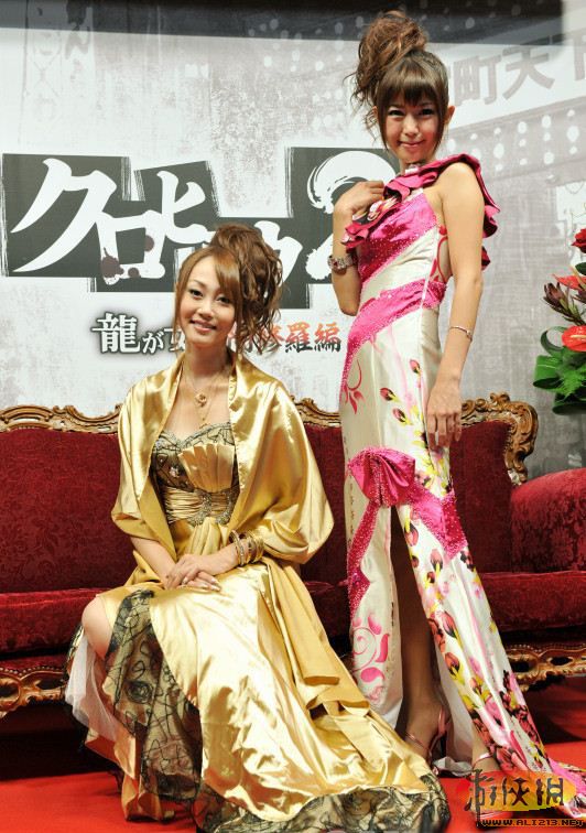 2011东京电玩展首日展会Showgirl及场内实照