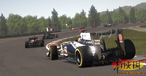 赛车大作《F1 2011》开发版初玩点评及游戏介绍