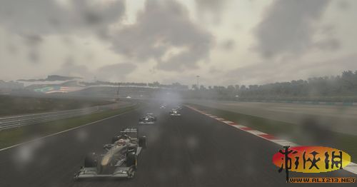 赛车大作《F1 2011》开发版初玩点评及游戏介绍