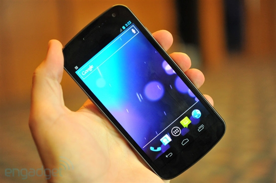 Android 4.0附体 Galaxy Nexus真机图赏