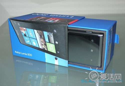 拆包时间到 这次目标是诺基亚Lumia 800！