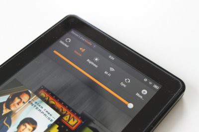 Kindle Fire199美元的定价震惊了业界，虽然它的功能不如iPad完备，但仍吸引数百万人购买。