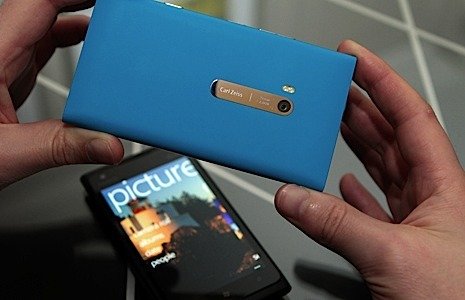 诺基亚Lumia900港行下月开卖 照片外露