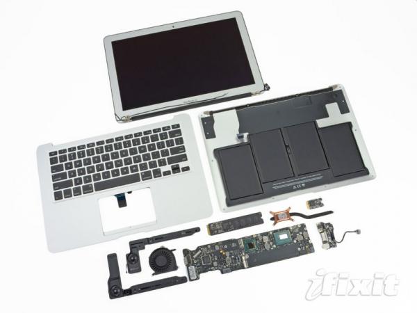 2012 MacBook Air 拆解图苹果设计相当简洁