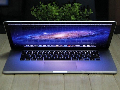 苹果宣布一部分Macbook  Pro可免费维修 