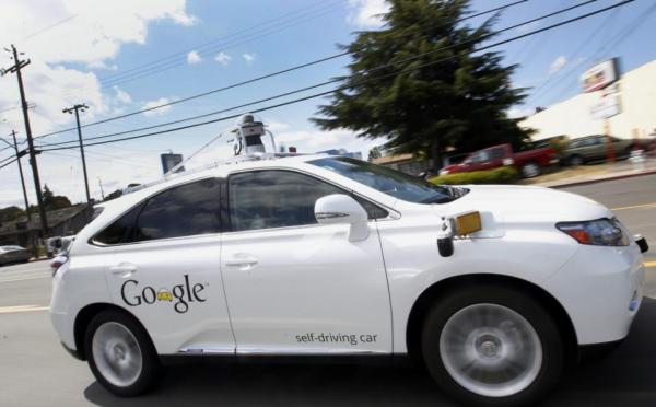 谷歌无人驾驶汽车爆出交通事故