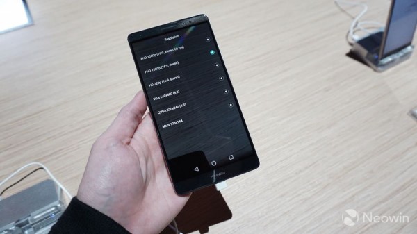 华为MATE 8现场体验：比前一代明显提升