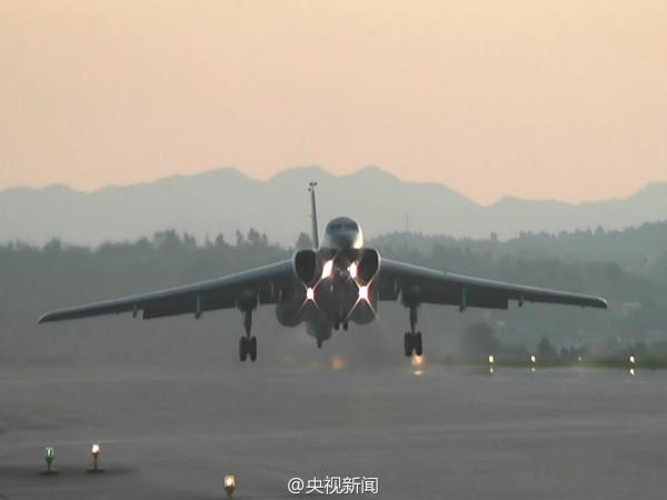 中国空军南海战巡 出动轰-6k等战机彰显我国空军实力【组图】